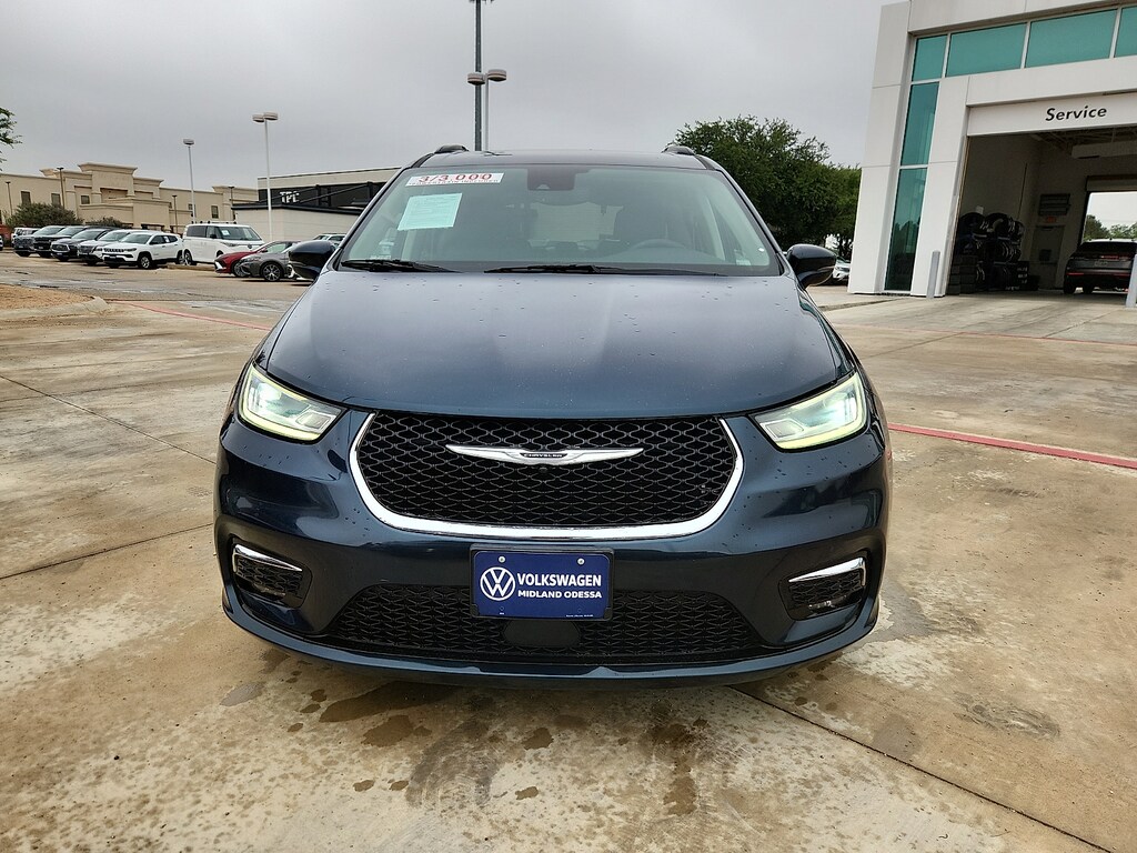 Used 2022 Chrysler Pacifica Touring L Van Passenger Van