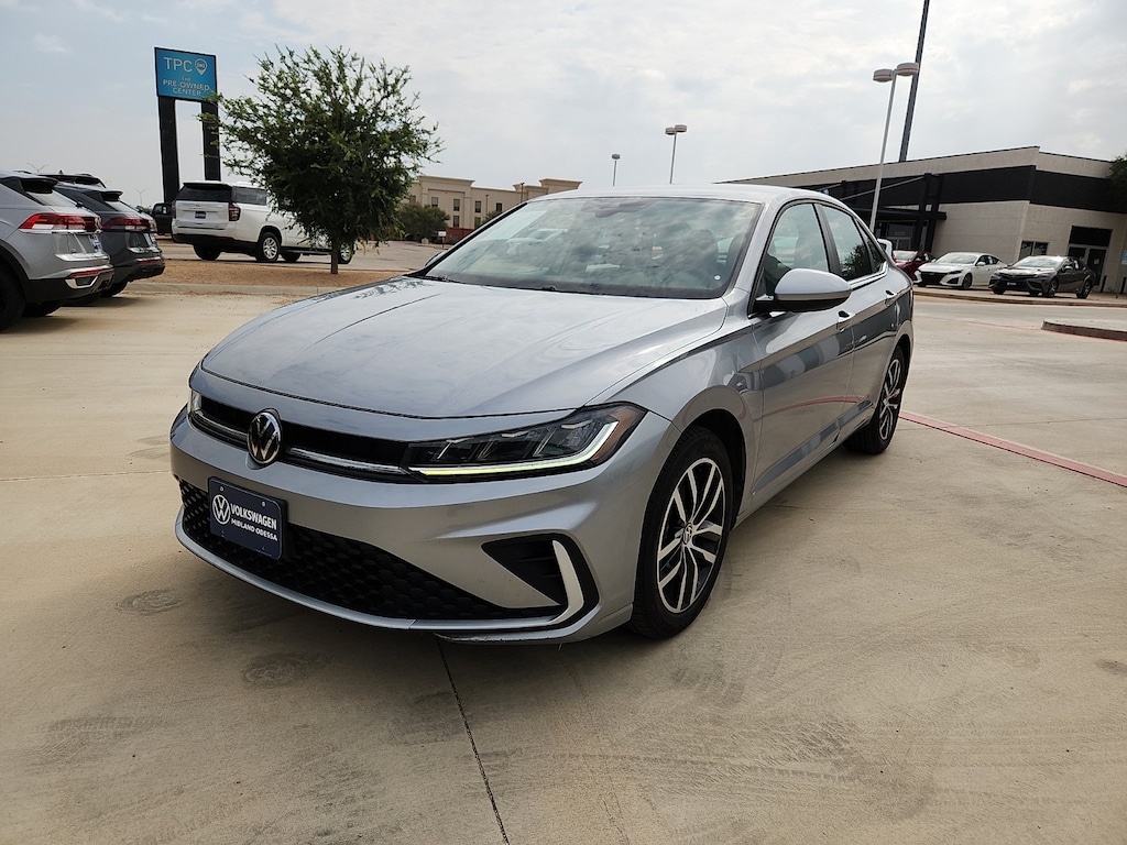 Used 2025 Volkswagen Jetta 1.5T SE Sedan