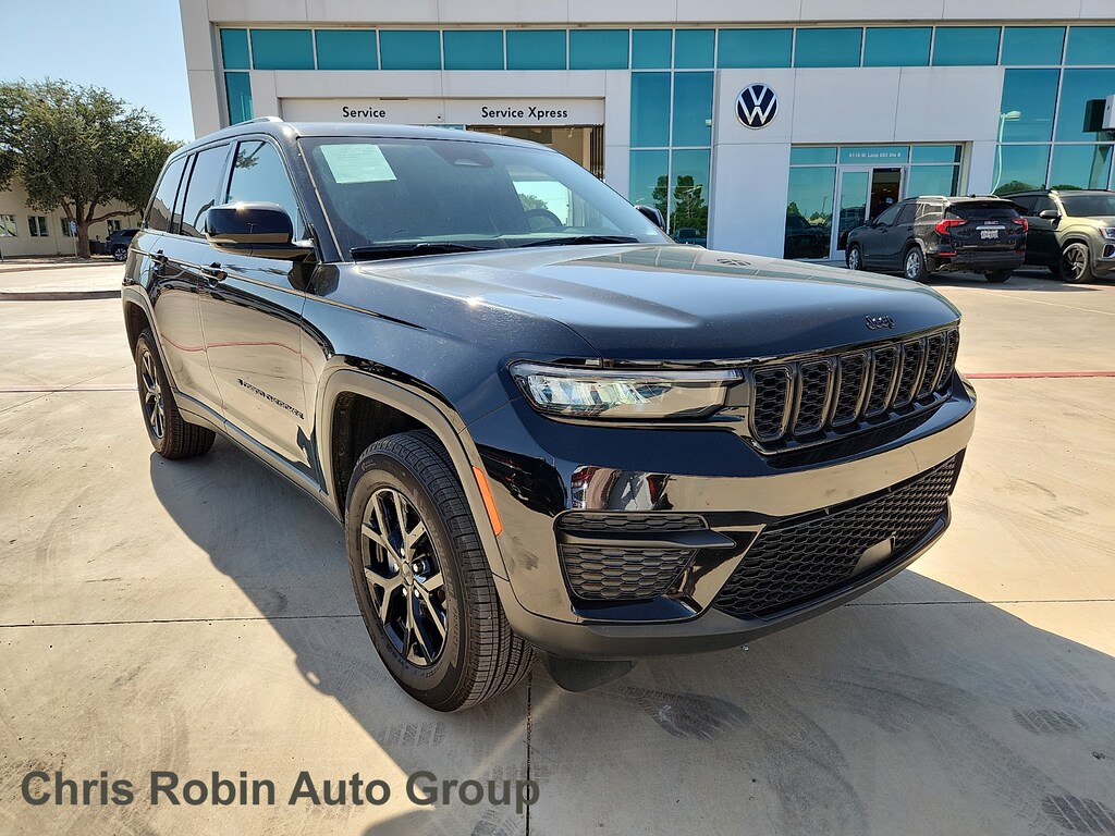 Used 2025 Jeep Grand Cherokee Laredo SUV