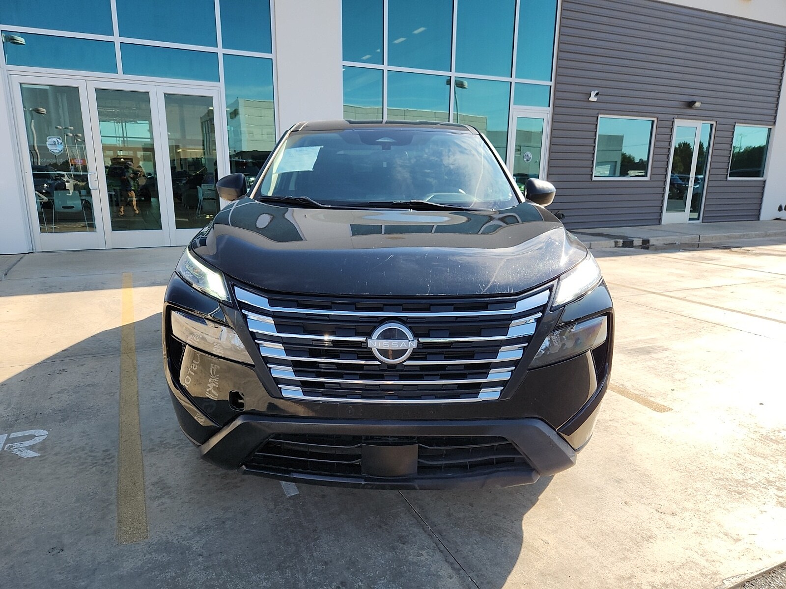 2024 Nissan Rogue S photo 2