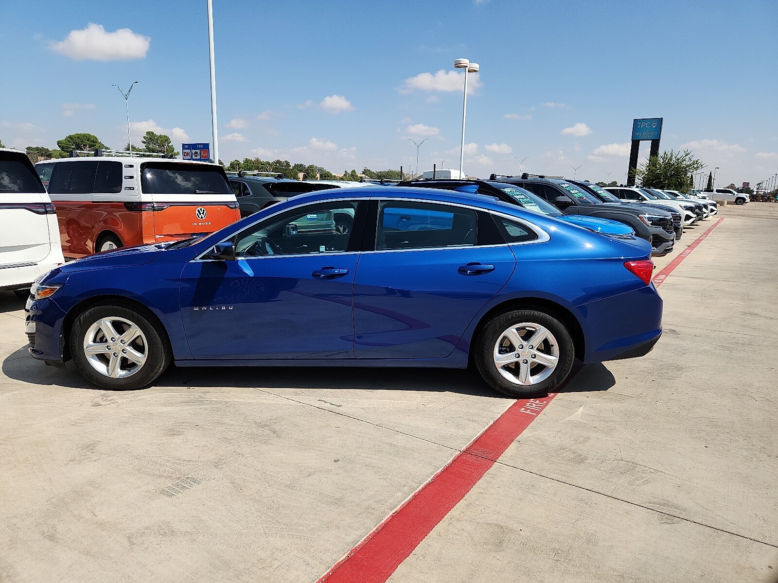 2023 Chevrolet Malibu 1LT photo 2