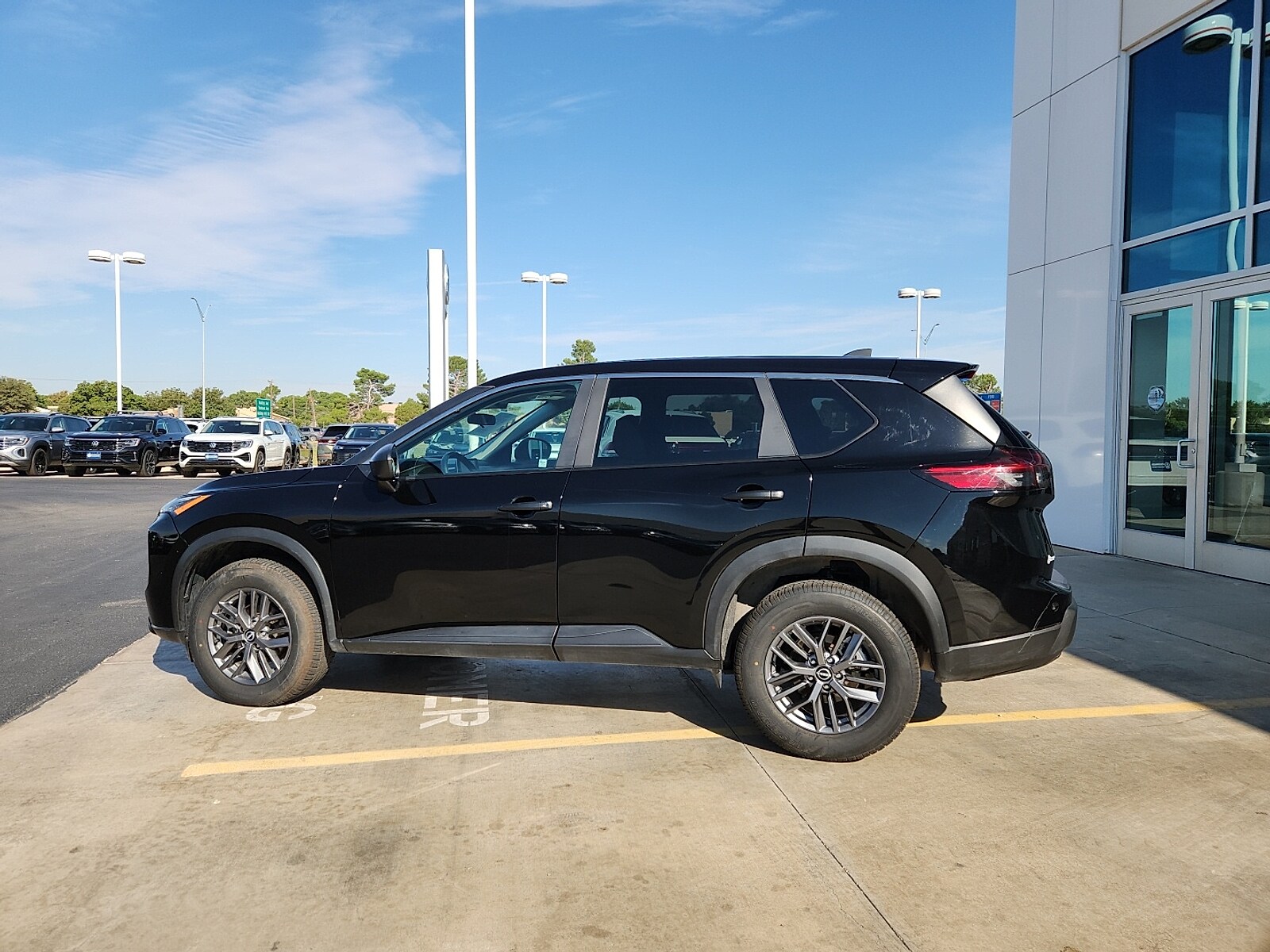 2024 Nissan Rogue S photo 4