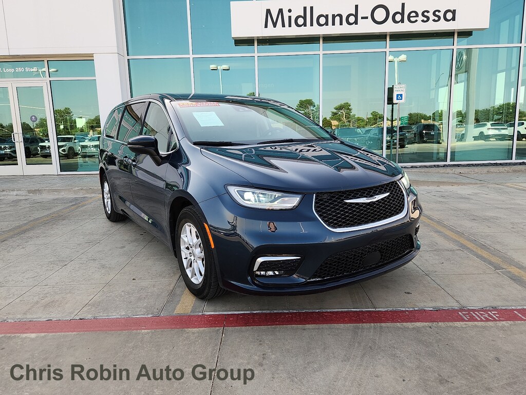 Used 2023 Chrysler Pacifica Touring L Van Passenger Van