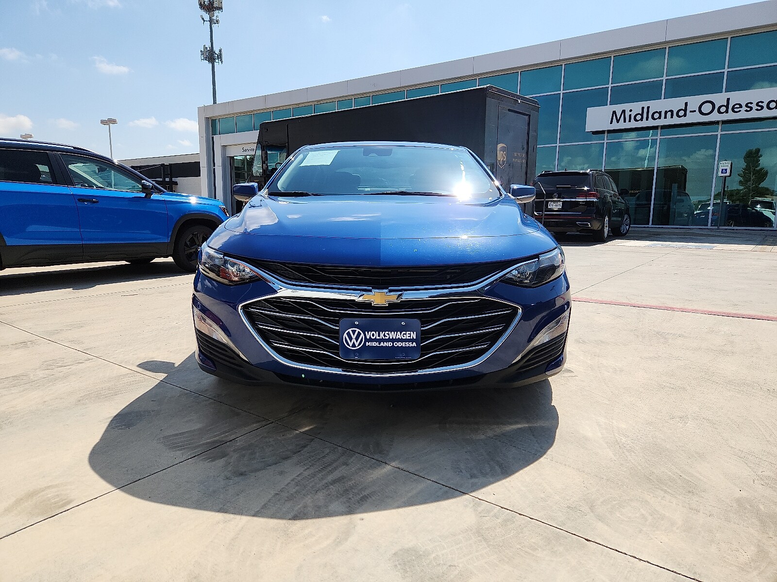 2023 Chevrolet Malibu 1LT photo 2