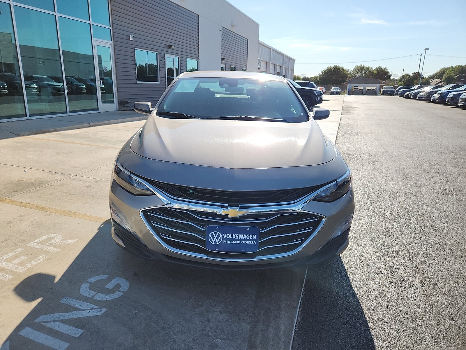 2023 Chevrolet Malibu 1LT photo 2