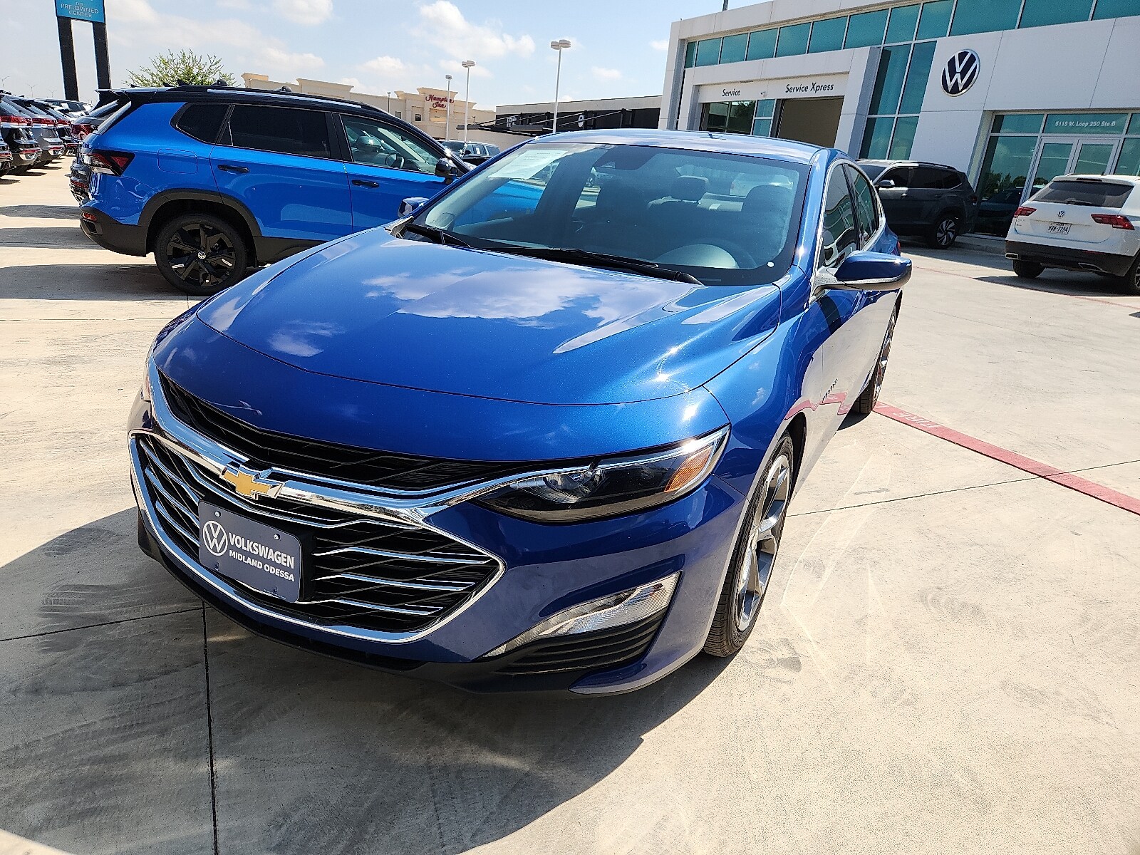 2023 Chevrolet Malibu 1LT photo 3