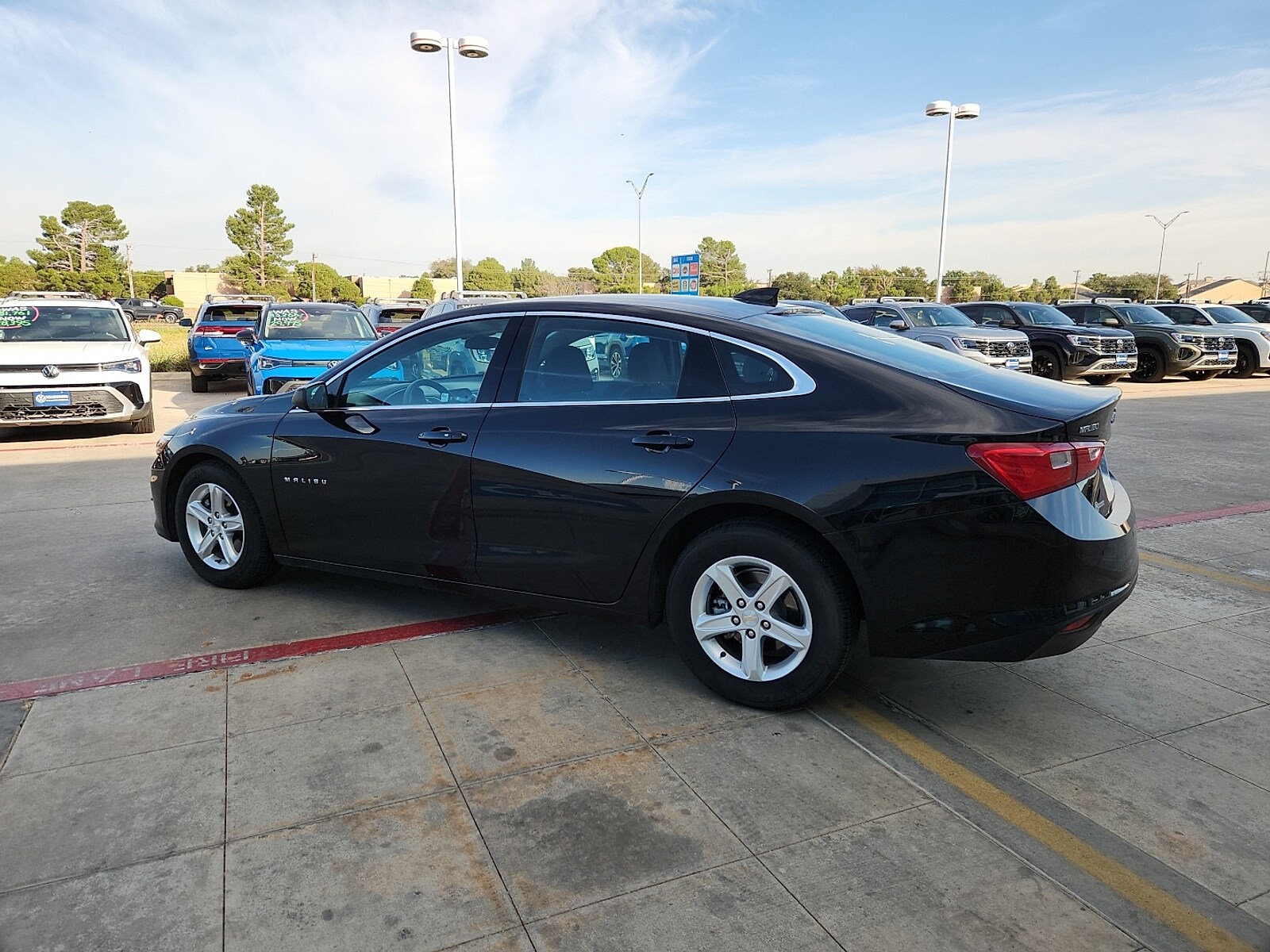 2024 Chevrolet Malibu 1LT photo 2