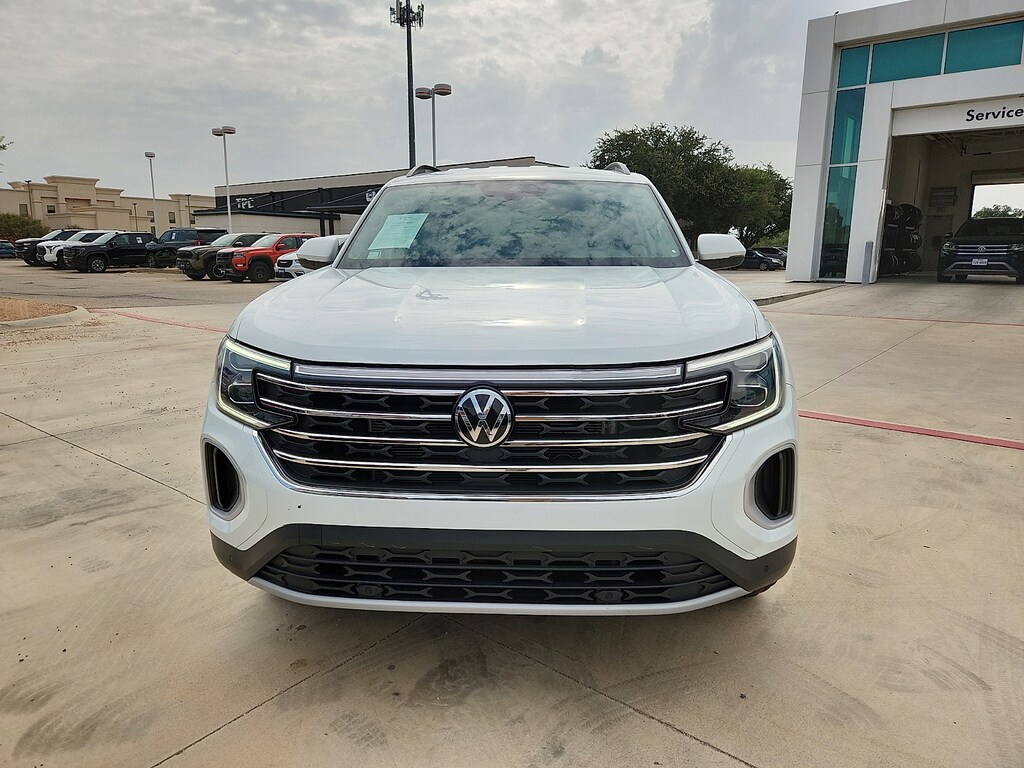 Used 2025 Volkswagen Atlas 2.0T SE w/Technology SUV
