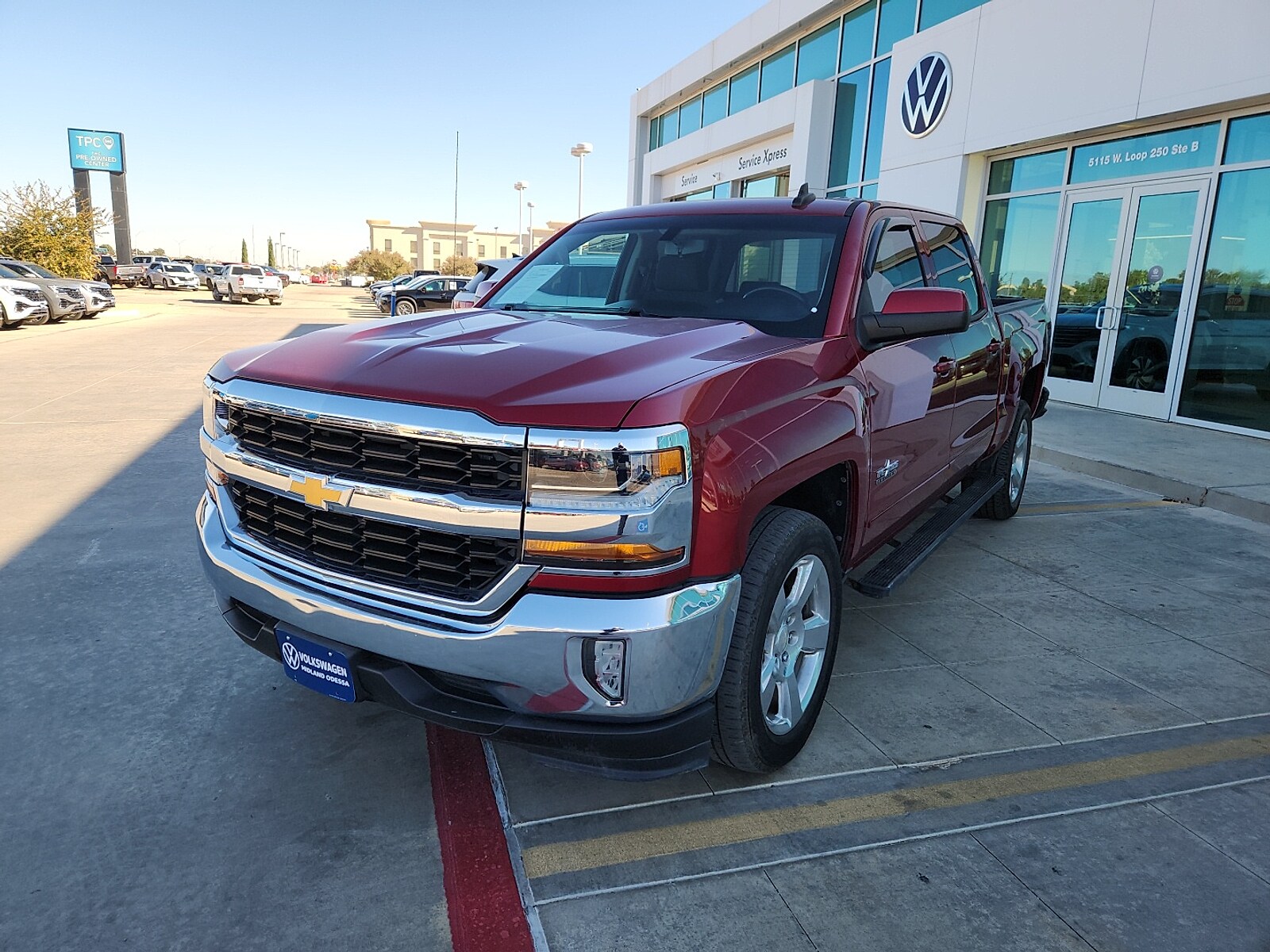 2018 Chevrolet Silverado 1500 LT photo 3