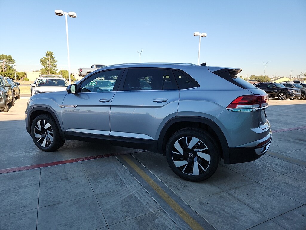Used 2025 Volkswagen Atlas Cross Sport 2.0T SE w/Technology SUV