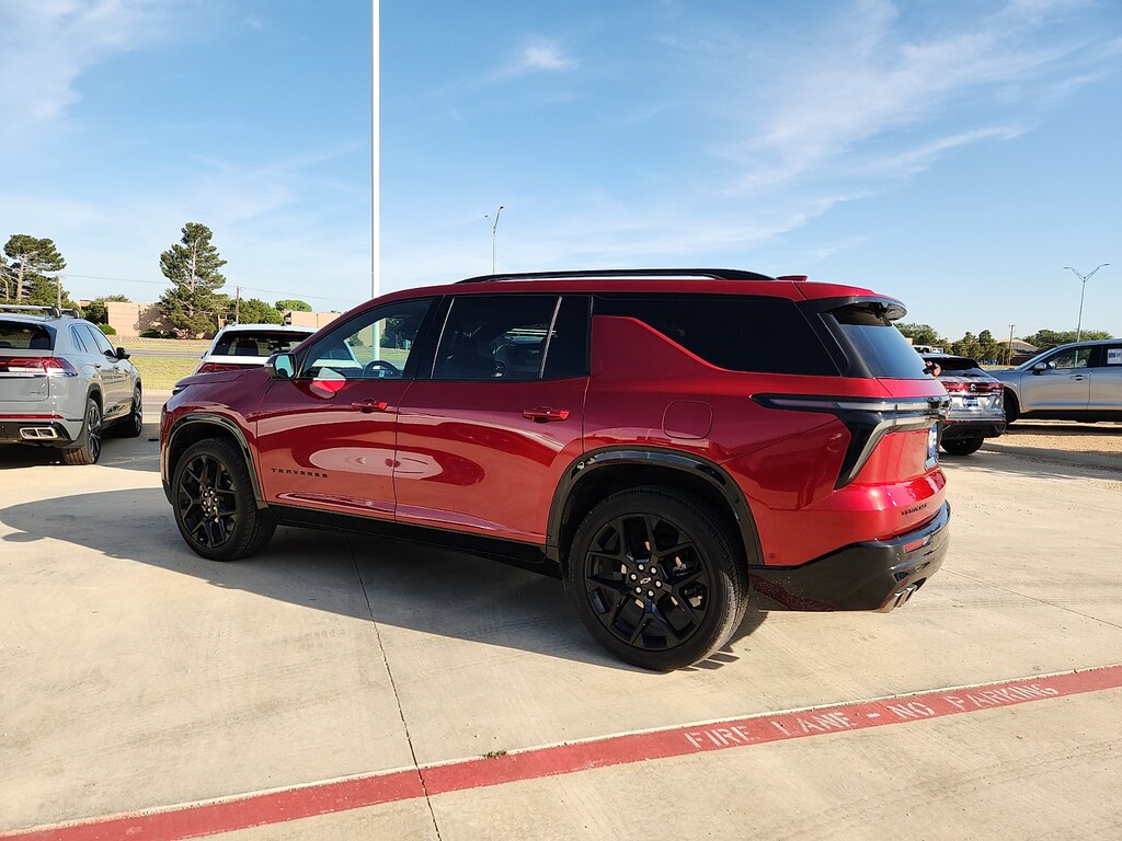 Used 2025 Chevrolet Traverse RS SUV