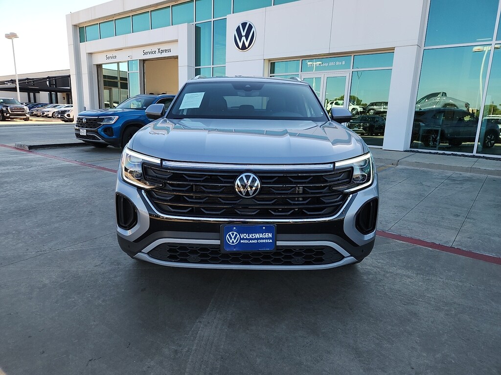 Used 2025 Volkswagen Atlas Cross Sport 2.0T SE w/Technology SUV