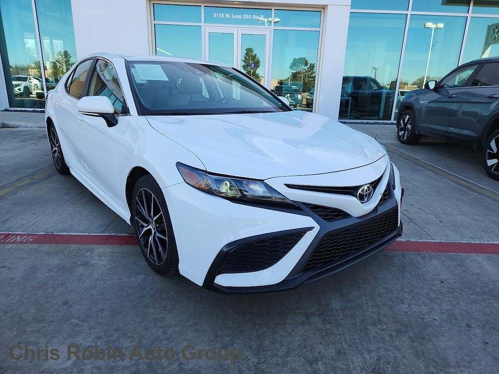 Used 2023 Toyota Camry SE Sedan
