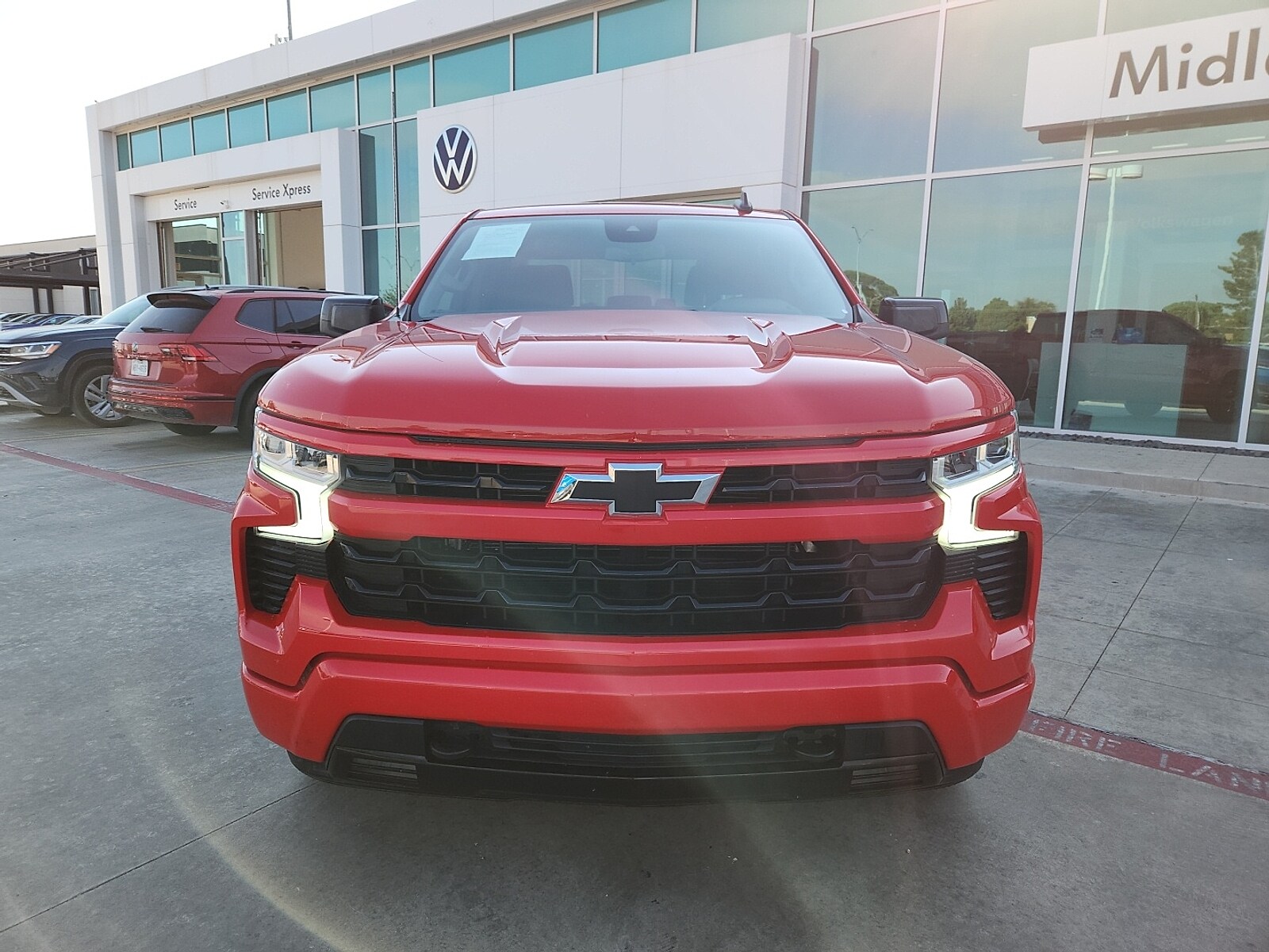 2023 Chevrolet Silverado 1500 RST photo 2