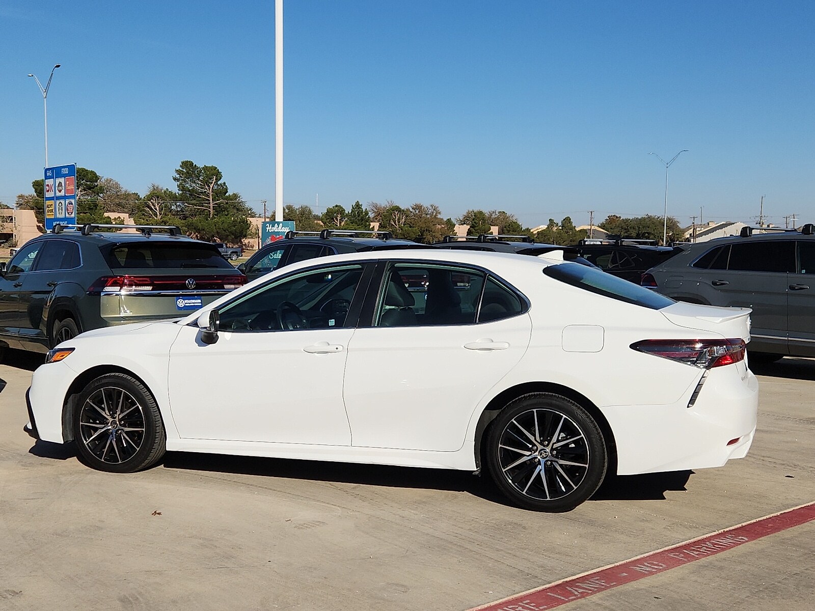 2024 Toyota Camry SE photo 4