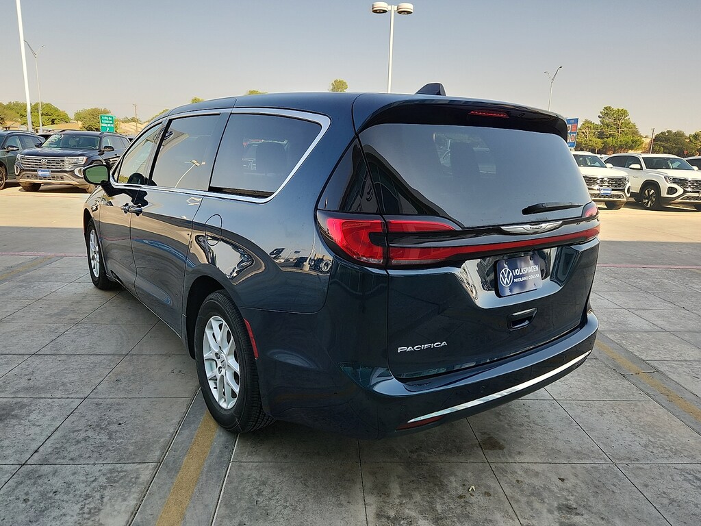 Used 2023 Chrysler Pacifica Touring L Van Passenger Van