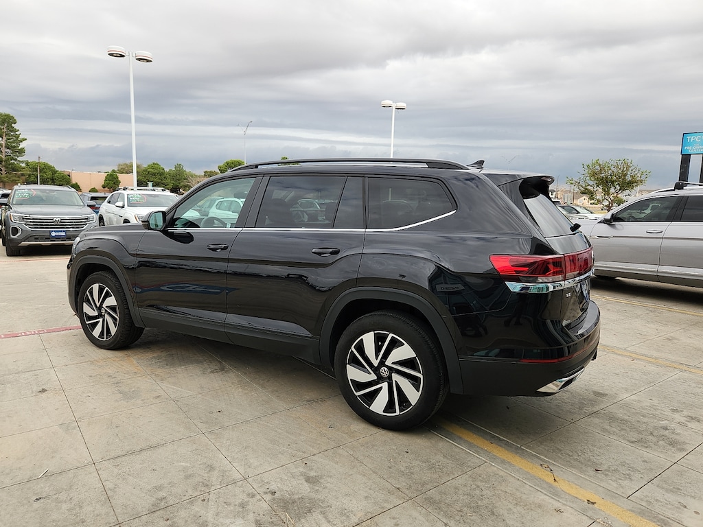 Used 2025 Volkswagen Atlas 2.0T SE w/Technology SUV
