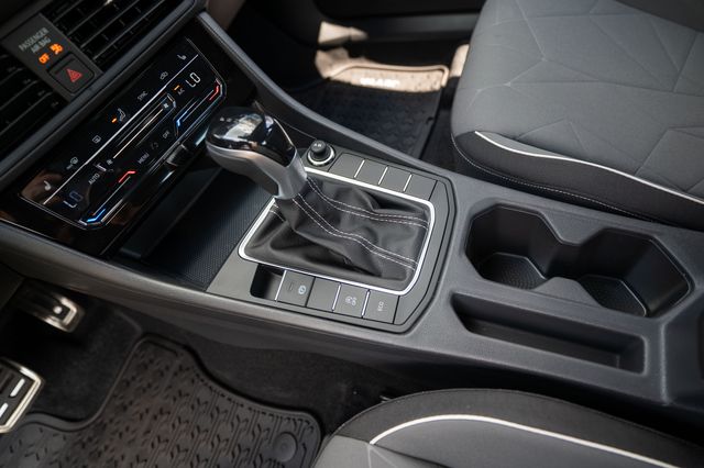 2025 Volkswagen Jetta Sport - Photo 17