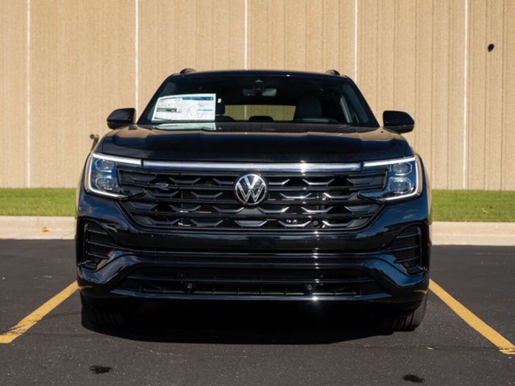 New 2026 Volkswagen Atlas Cross Sport 2.0T SEL R-Line Black SUV