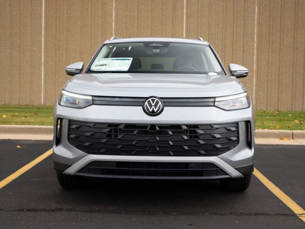 New 2026 Volkswagen Tiguan 2.0T SE SUV