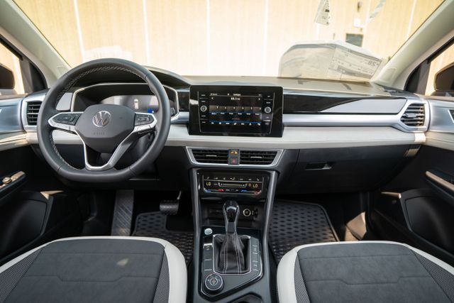 2025 Volkswagen Taos SE - Photo 10