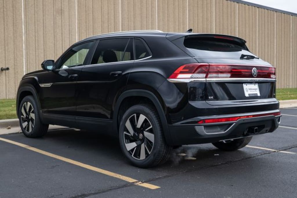 New 2026 Volkswagen Atlas Cross Sport 2.0T SE w/Technology SUV