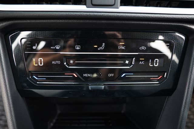 2025 Volkswagen Taos SE - Photo 21