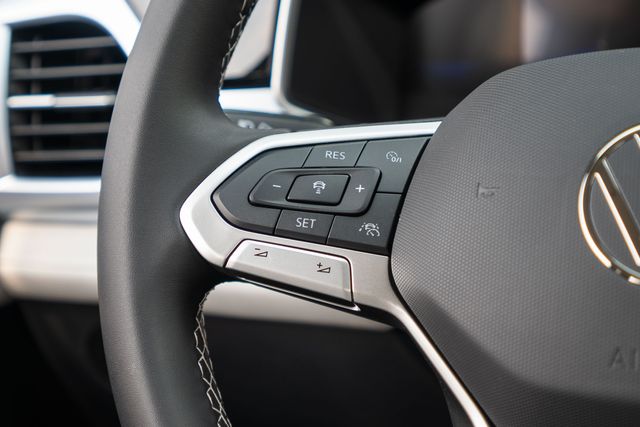 2025 Volkswagen Taos SE - Photo 27