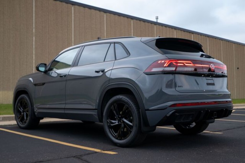 New 2026 Volkswagen Atlas Cross Sport 2.0T SEL R-Line Black SUV