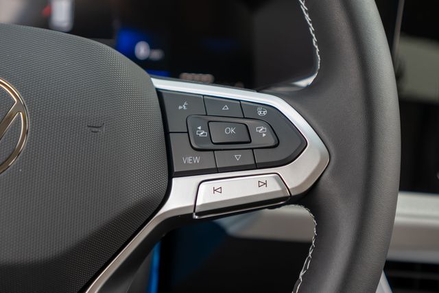 2025 Volkswagen Taos SE - Photo 28