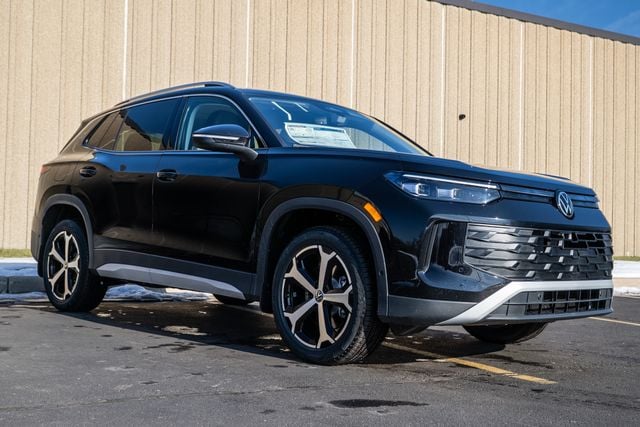 2026 Volkswagen Tiguan SE's photo