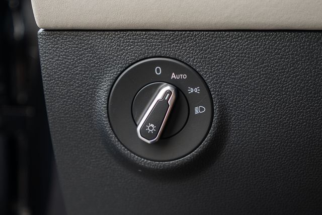 2025 Volkswagen Taos SE - Photo 17