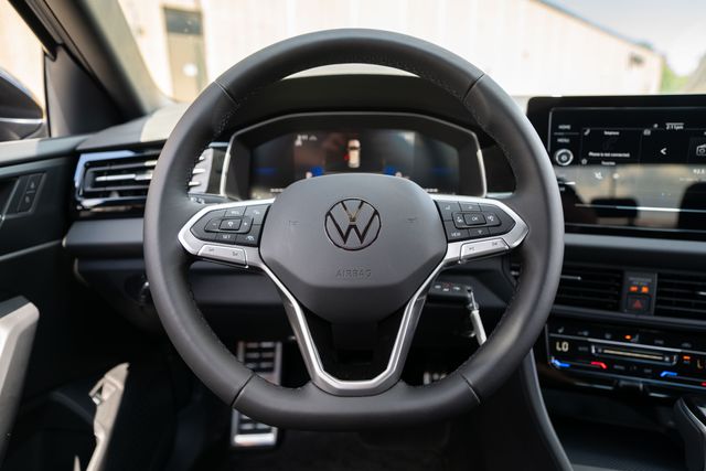 2025 Volkswagen Jetta Sport - Photo 24