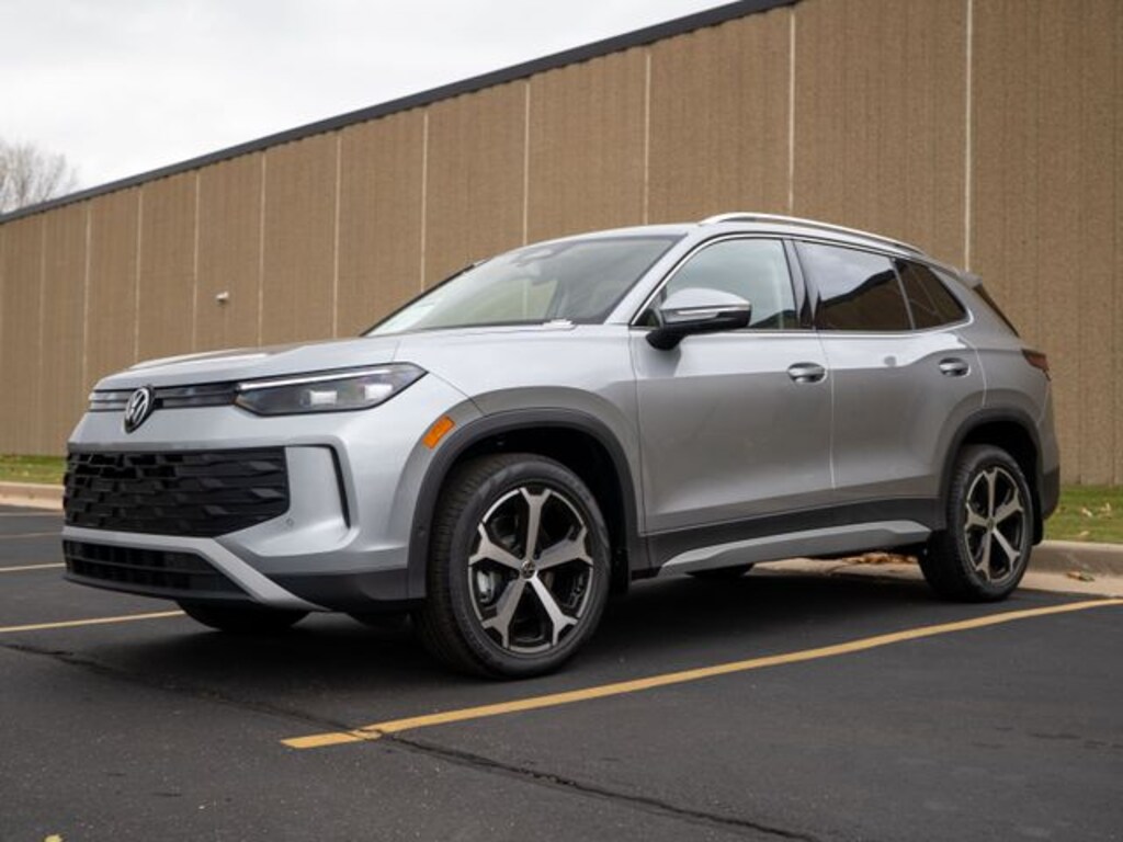 New 2026 Volkswagen Tiguan 2.0T SE SUV