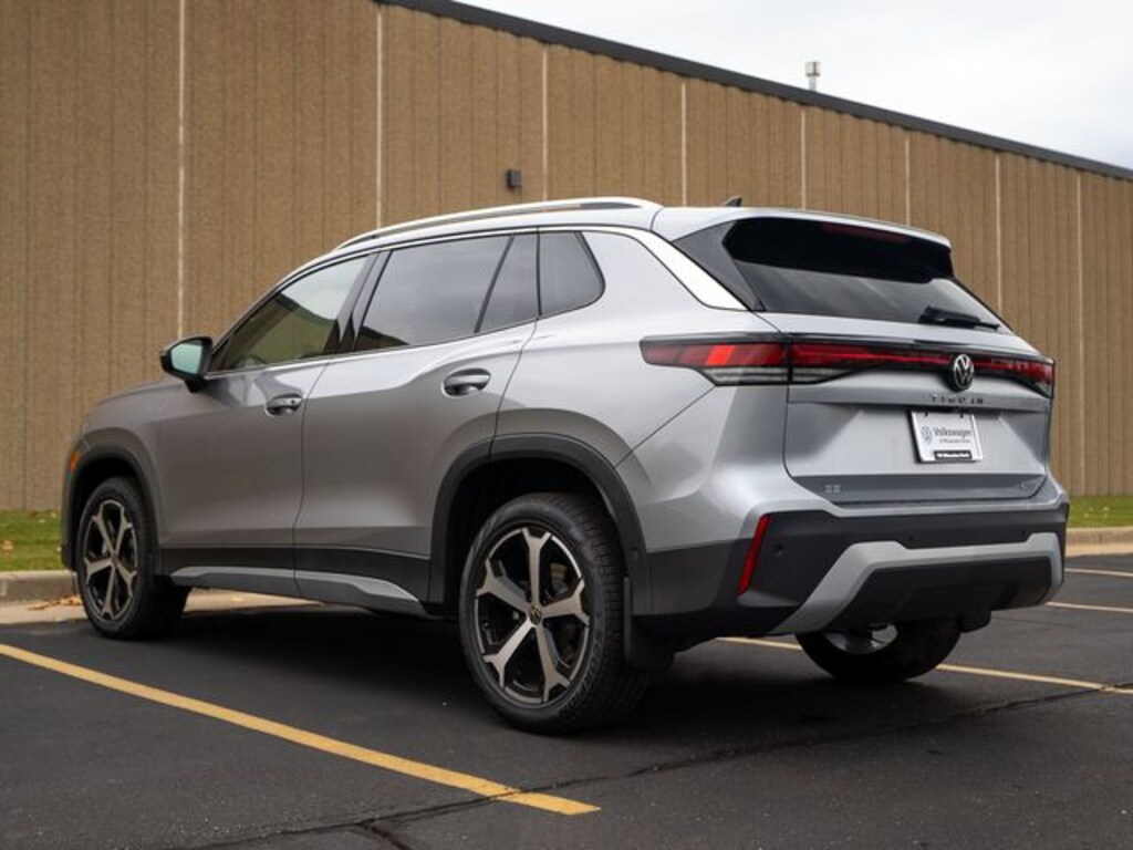 New 2026 Volkswagen Tiguan 2.0T SE SUV