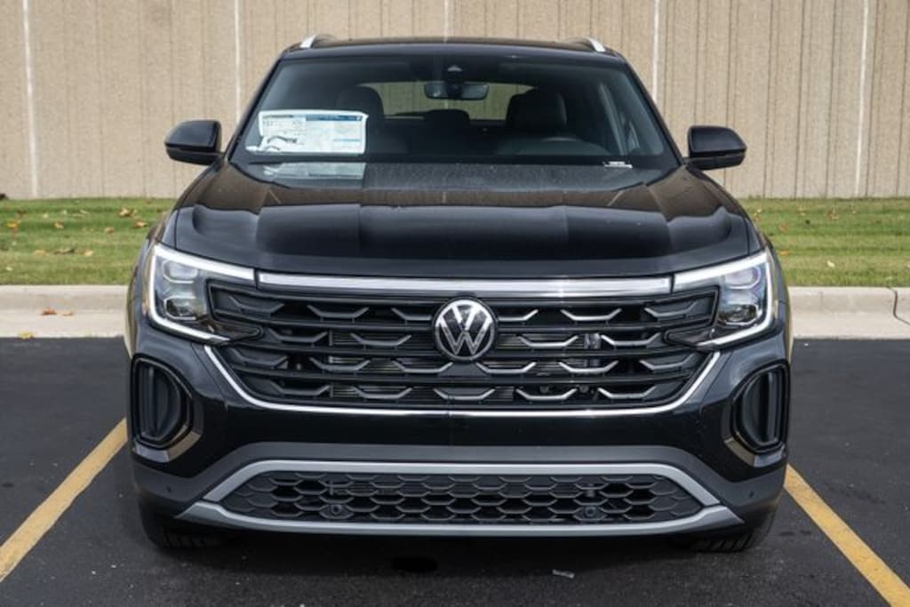 New 2026 Volkswagen Atlas Cross Sport 2.0T SE w/Technology SUV