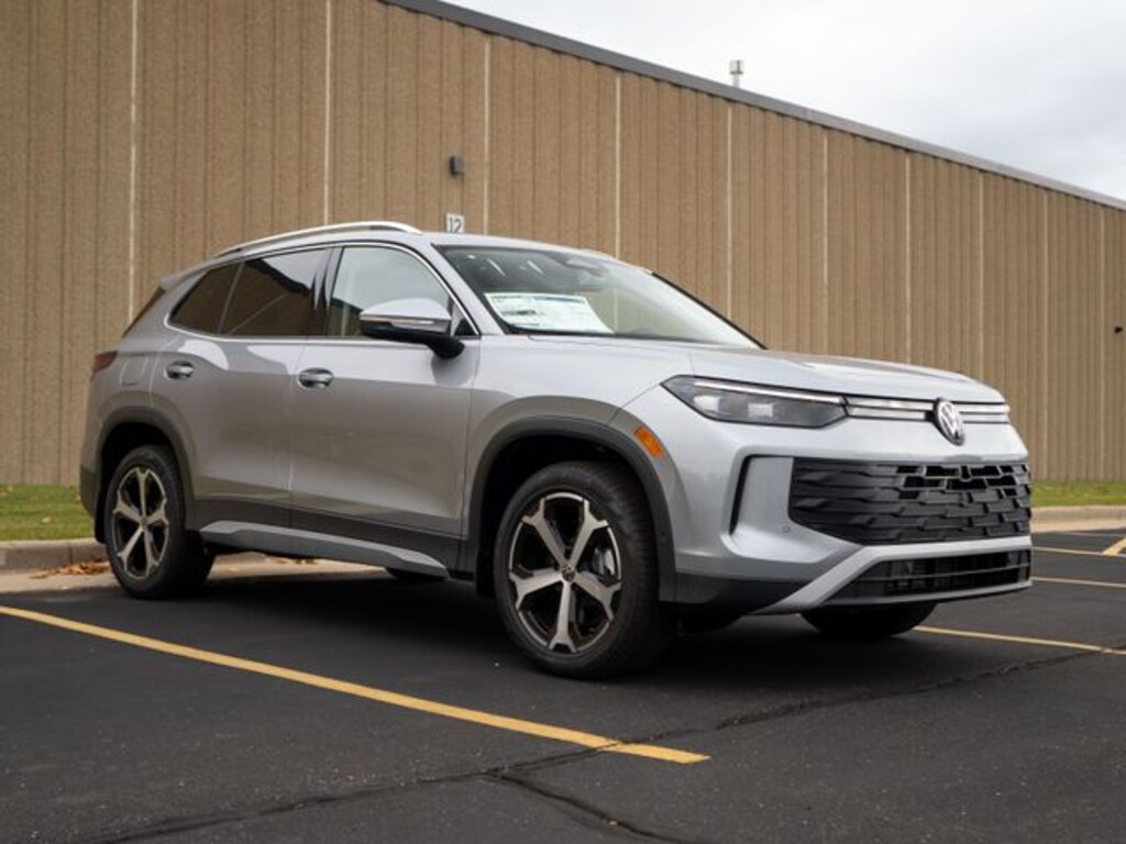 New 2026 Volkswagen Tiguan 2.0T SE SUV