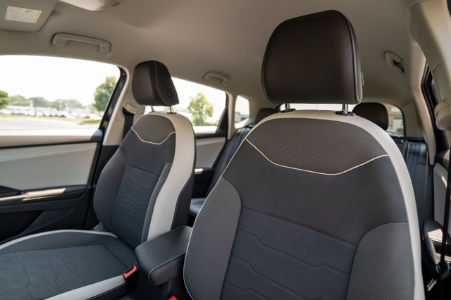 2025 Volkswagen Taos SE - Photo 13