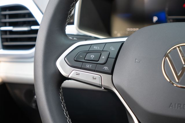 2025 Volkswagen Taos SE - Photo 26