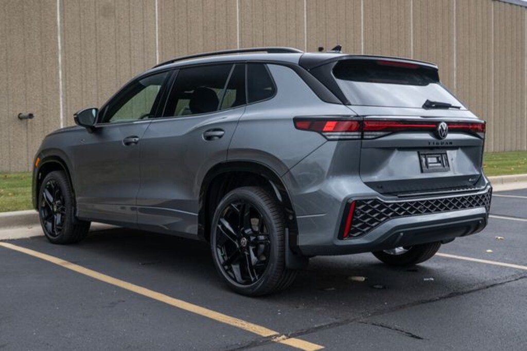 New 2026 Volkswagen Tiguan 2.0T SE R-Line Black SUV