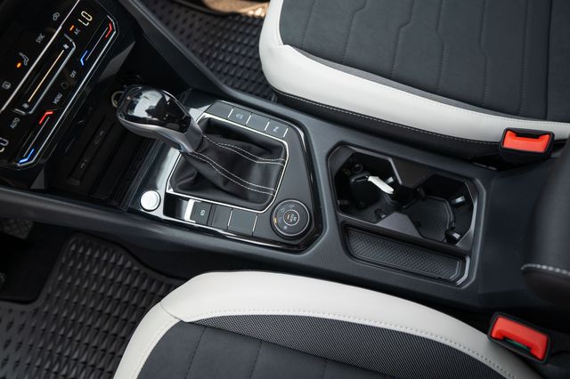 2025 Volkswagen Taos SE - Photo 17