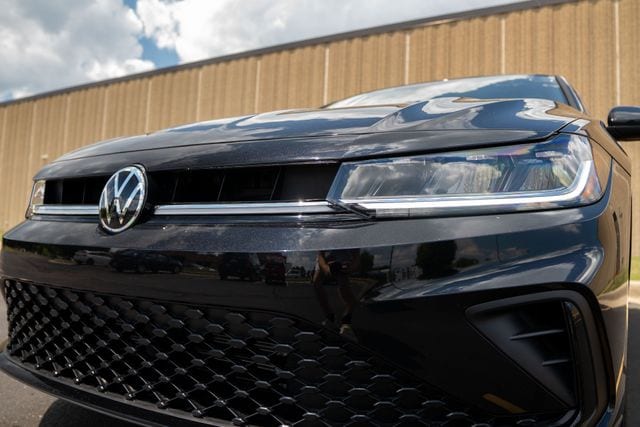 2025 Volkswagen Jetta Sport - Photo 9
