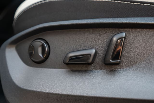 2025 Volkswagen Taos SE - Photo 15