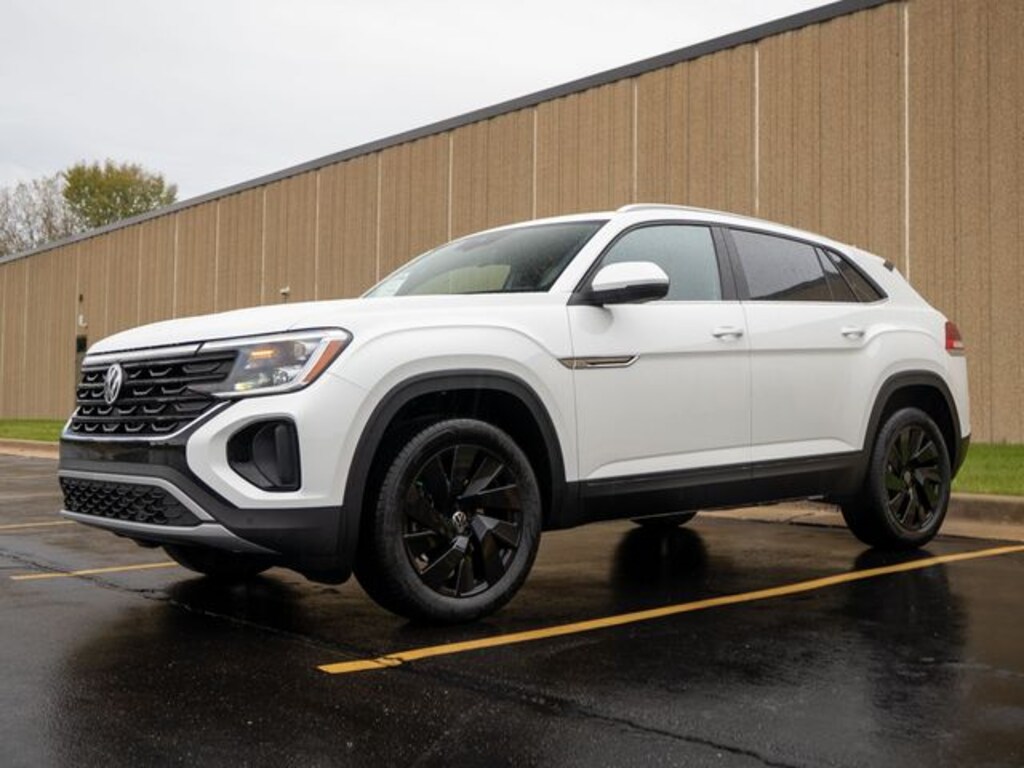 New 2026 Volkswagen Atlas Cross Sport 2.0T SE w/Technology SUV