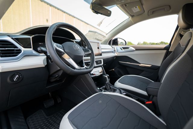 2025 Volkswagen Taos SE - Photo 11