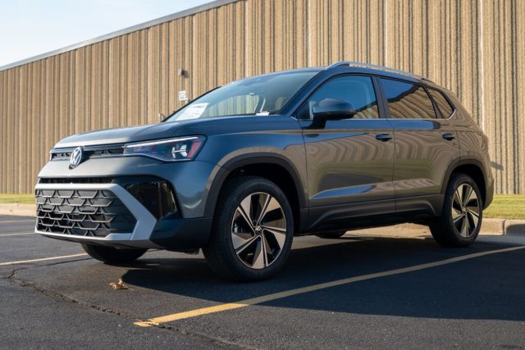 New 2025 Volkswagen Taos 1.5T SE SUV
