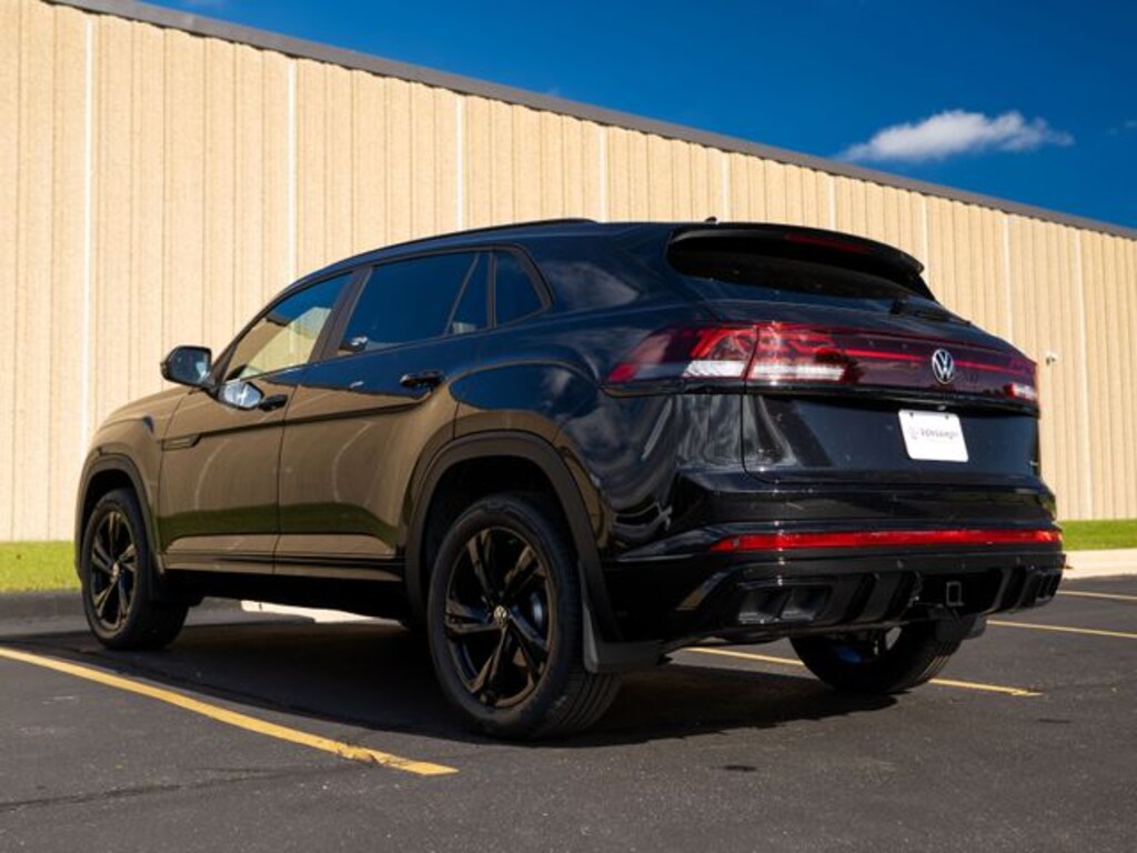 New 2026 Volkswagen Atlas Cross Sport 2.0T SEL R-Line Black SUV