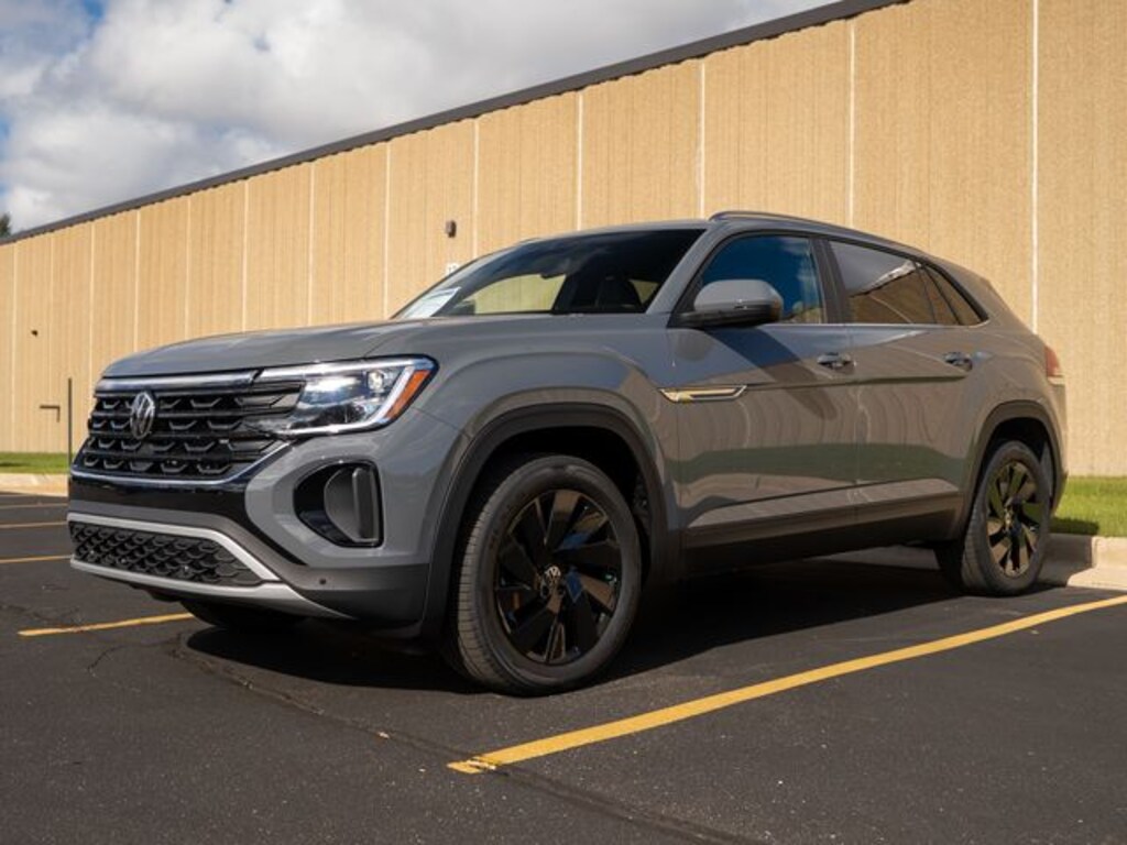 New 2026 Volkswagen Atlas Cross Sport 2.0T SE w/Technology SUV