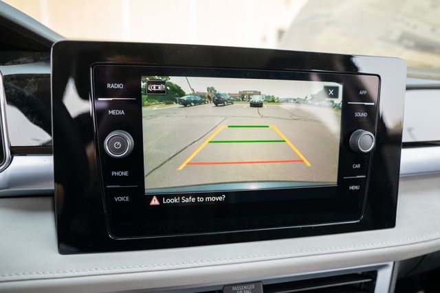 2025 Volkswagen Taos SE - Photo 23