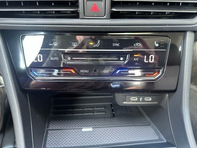 2025 Volkswagen Jetta SE - Photo 24
